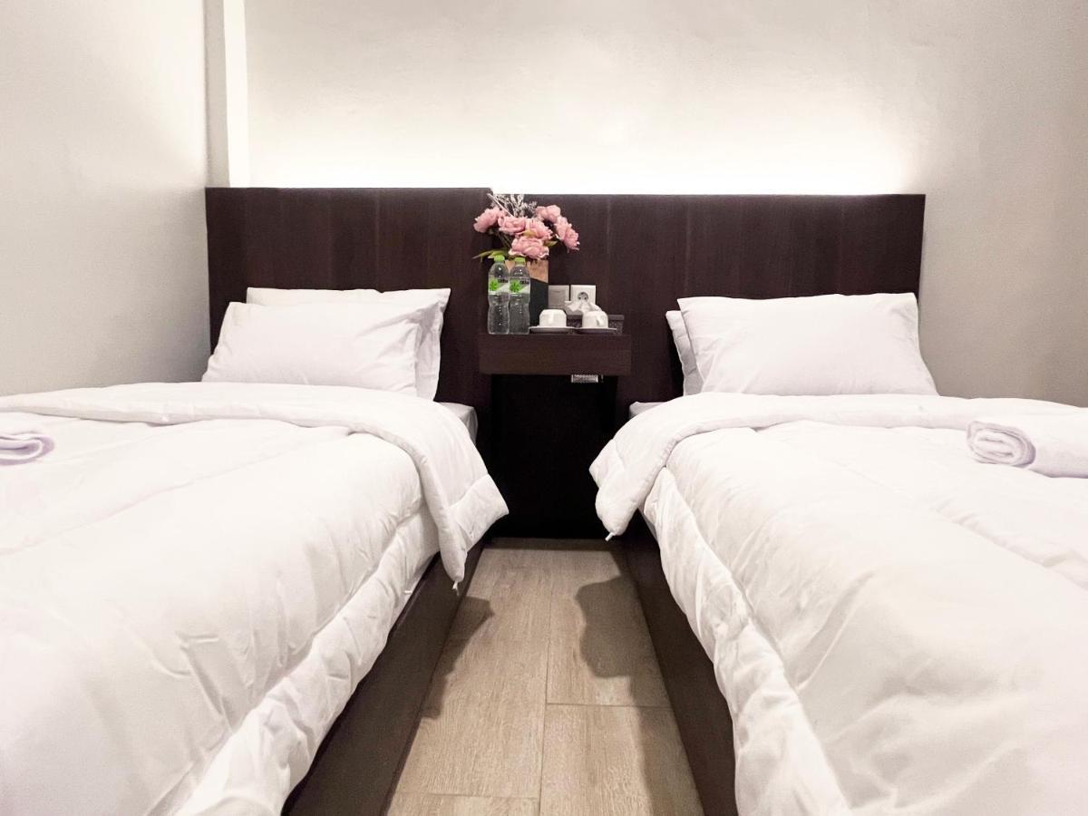 Sleep Studio Hotel City Center Surabaya Exterior foto